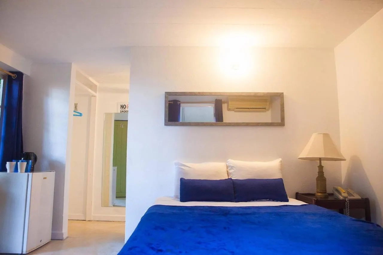 Caribic House Hotell Montego Bay 2*,  Jamaica