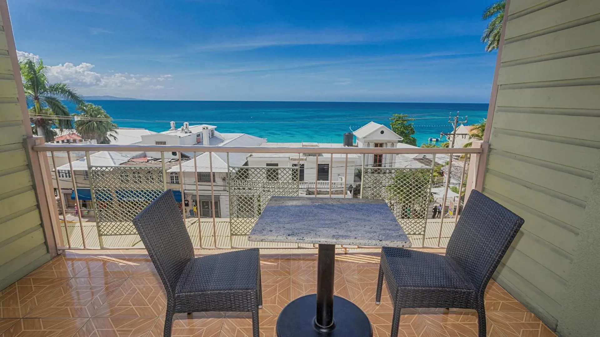 Caribic House Hotel Montego Bay 2*,  Jamaica