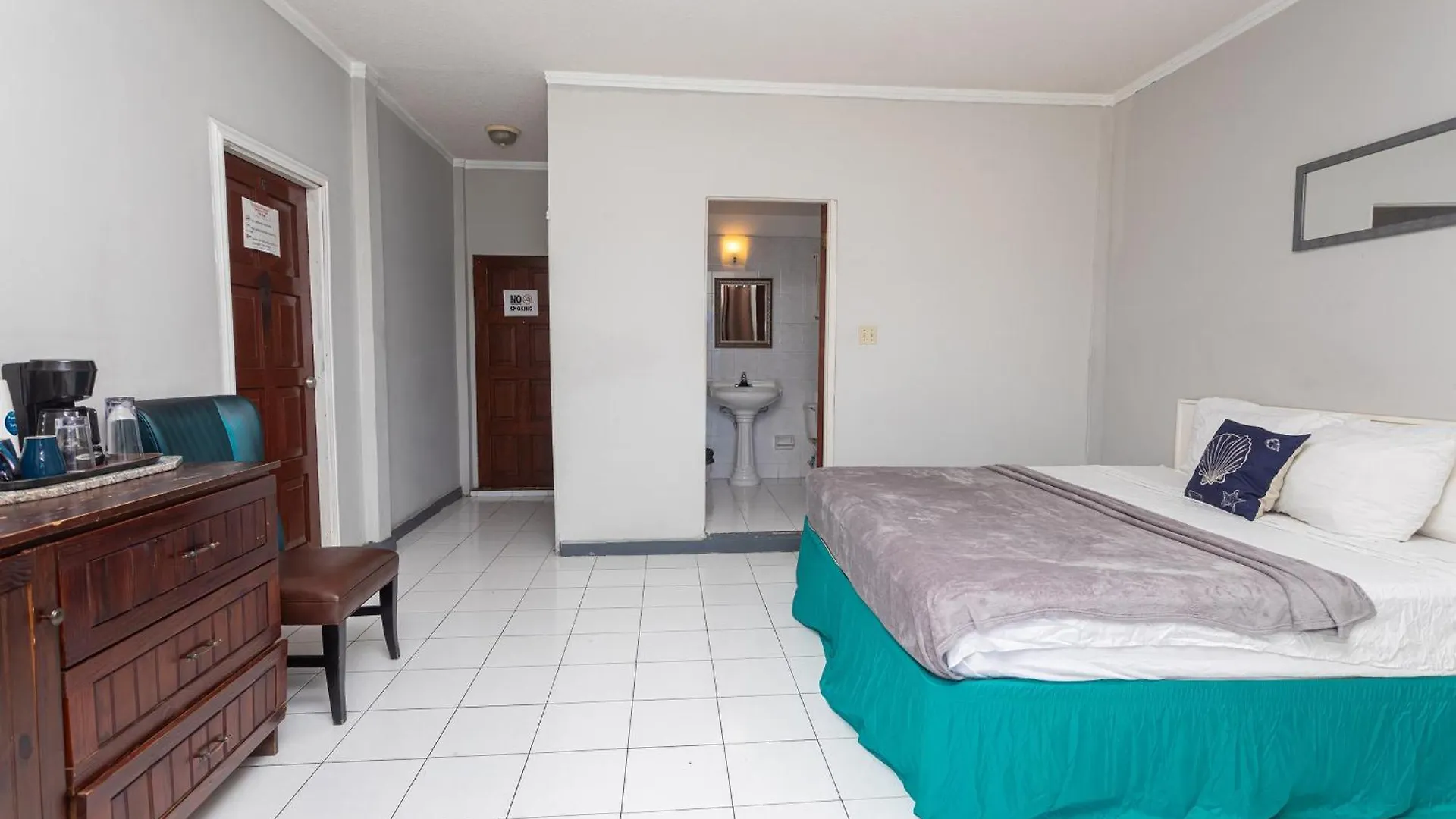 Отель Caribic House Бухта Монтего