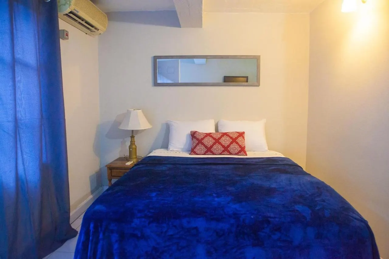 Отель Caribic House Бухта Монтего